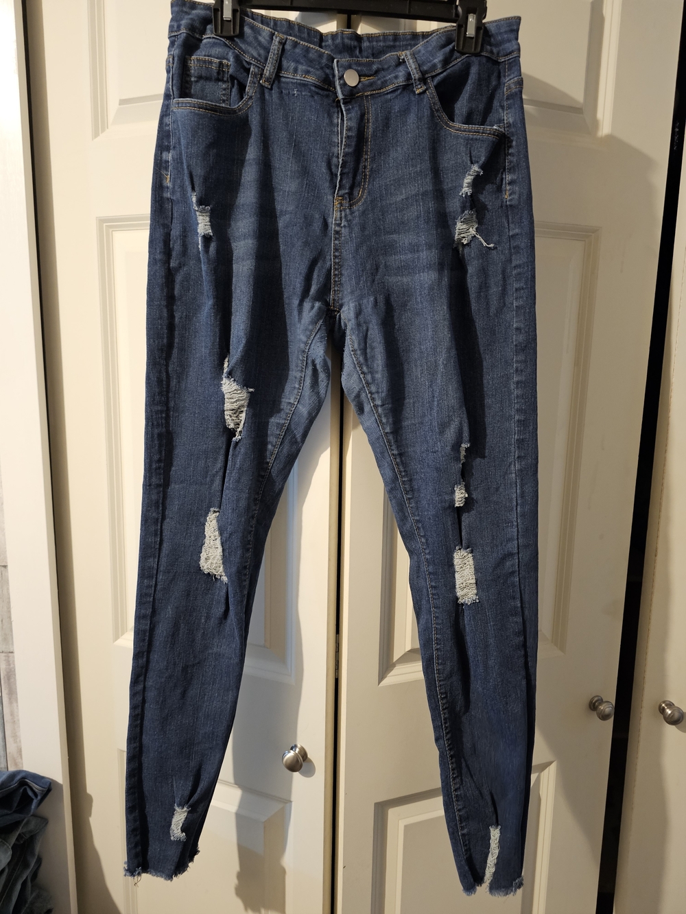 Women’s Skinny Ripped Jeans - Dark Blue